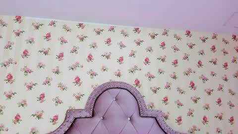 Snapshot of zoe_kravitx chatting on 12-27-24, 08:56 CAMILA online show from 12-27-24, 08:56