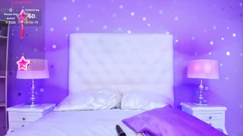 Snapshot of zoe_kravitx chatting on 01-18-25, 09:56 CAMILA online show from 01-18-25, 09:56