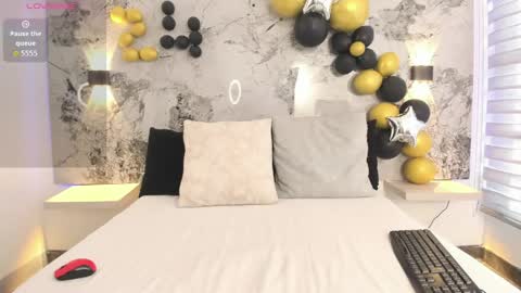 Zoe online show from 04-18-26, 11:36