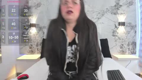 Zoe online show from 04-25-26, 01:41