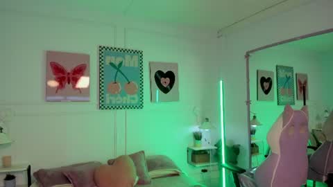 Snapshot of zoe_lynch_ chatting on 06-25-26, 12:09 Zoe Lynch online show from 06-25-26, 12:09