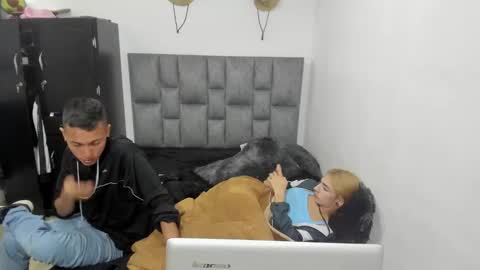 She Zoe He Painn online show from 11-21-25, 07:23