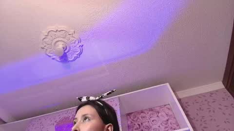 zoe_pettite_ online show from 03-04-25, 07:01