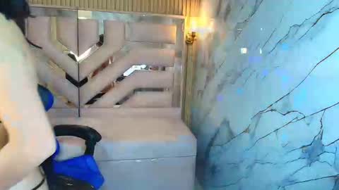 Zoe  online show from 11-15-25, 03:37