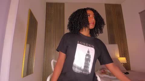 Hi guys i am Zoe  online show from 02-21-26, 11:33