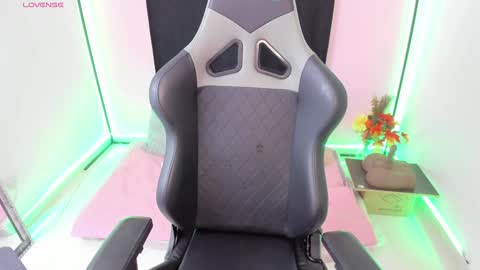 zoe_sullivan_ online show from 12-26-24, 09:55