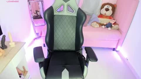 zoe_sullivan_ online show from 02-21-25, 09:34