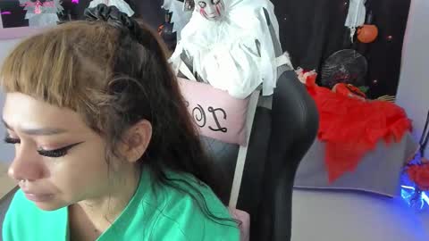 zoe_sullivan_ online show from 10-05-25, 09:07