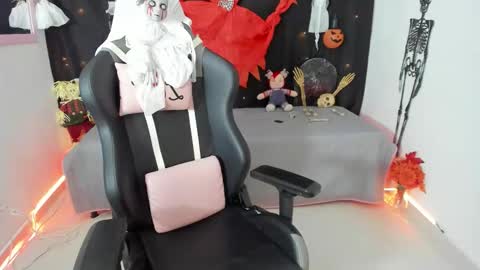 zoe_sullivan_ online show from 10-08-25, 10:24