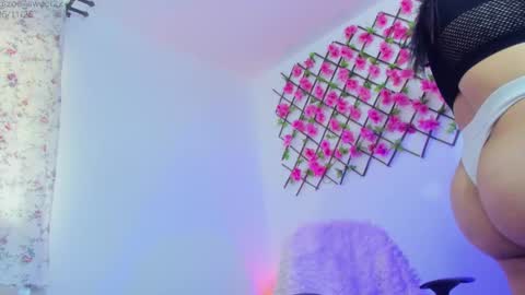 Snapshot of zoe_sweet22 chatting on 11-27-25, 07:38 new count online show from 11-27-25, 07:38