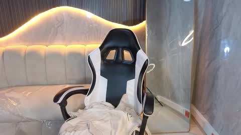 Zoe online show from 12-13-25, 08:14