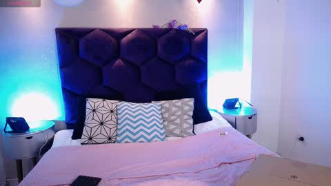 Zoe online show from 03-06-26, 04:42