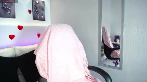 Zoe online show from 03-09-26, 05:22