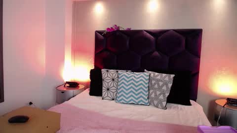 Zoe online show from 03-12-26, 05:24