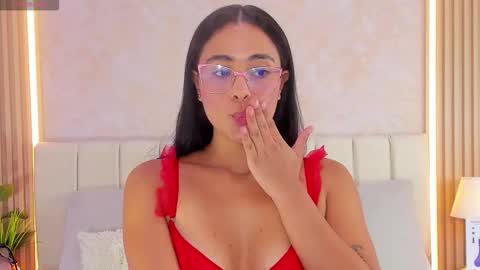 zoebarlowe online show from 12-01-25, 07:08