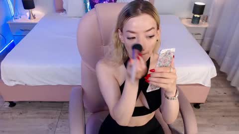 Snapshot of zoee_joness chatting on 05-07-26, 02:11 zoe online show from 05-07-26, 02:11