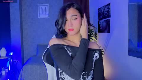Snapshot of zoee_kiss_ chatting on 06-06-26, 05:56 ZOE online show from 06-06-26, 05:56