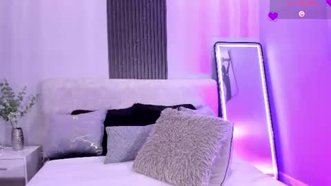 Zoe 3 online show from 07-21-26, 05:59