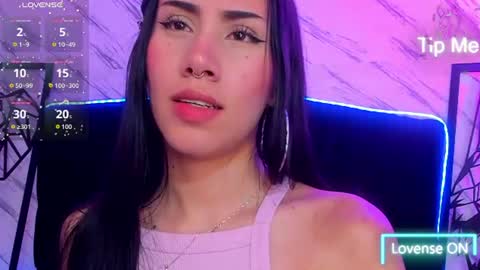 Snapshot of zoegp chatting on 06-19-26, 05:34 Laura online show from 06-19-26, 05:34