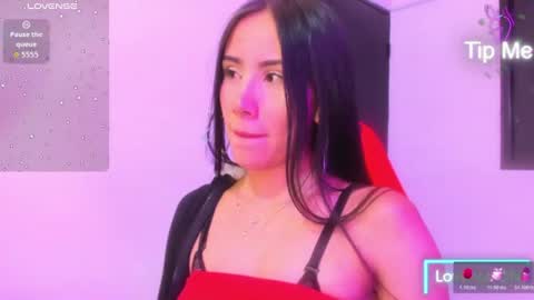 Snapshot of zoegp chatting on 07-22-26, 06:05 Laura online show from 07-22-26, 06:05