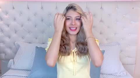 Snapshot of zoehangel chatting on 09-12-25, 11:21 Zoe online show from 09-12-25, 11:21