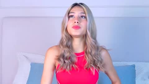 Snapshot of zoehangel chatting on 09-29-25, 11:15 Zoe online show from 09-29-25, 11:15