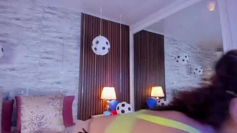 Snapshot of zoehiltonx chatting on 07-06-26, 12:57 zoehiltonx online show from 07-06-26, 12:57