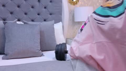 Snapshot of zoekrug chatting on 09-17-25, 12:07 Zoe Krug online show from 09-17-25, 12:07