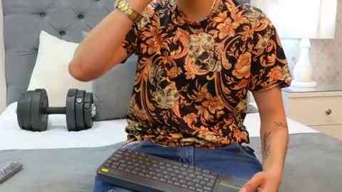 Snapshot of zoekrug chatting on 11-13-25, 11:53 Zoe Krug online show from 11-13-25, 11:53