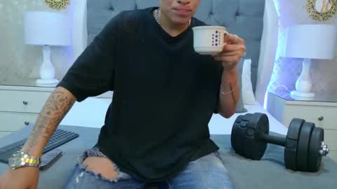 Snapshot of zoekrug chatting on 11-14-25, 12:15 Zoe Krug online show from 11-14-25, 12:15