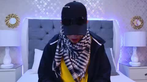 Snapshot of zoekrug chatting on 11-15-25, 12:02 Zoe Krug online show from 11-15-25, 12:02