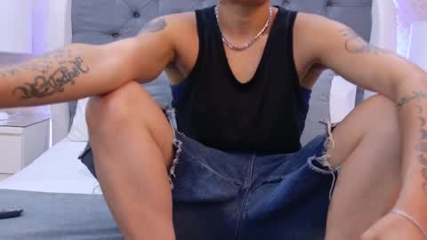 Snapshot of zoekrug chatting on 11-26-25, 11:55 Zoe Krug online show from 11-26-25, 11:55