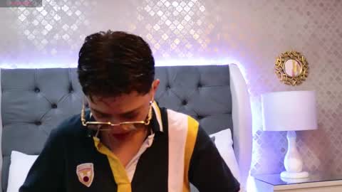 Snapshot of zoekrug chatting on 12-16-25, 12:21 Zoe Krug online show from 12-16-25, 12:21