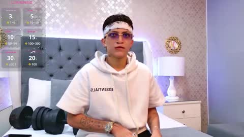 Snapshot of zoekrug chatting on 12-17-25, 11:38 Zoe Krug online show from 12-17-25, 11:38