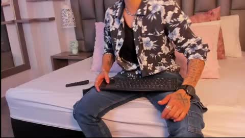 Zoe Krug online show from 03-25-26, 12:11