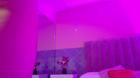 Snapshot of zoemartinez__ chatting on 06-10-26, 01:10 Z O E online show from 06-10-26, 01:10