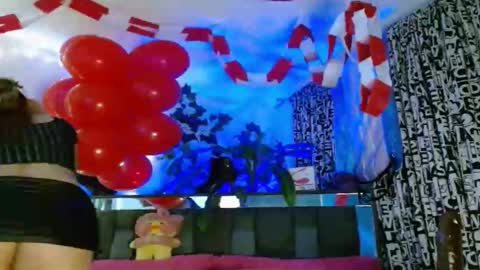 Snapshot of zoemi chatting on 02-18-25, 05:09 zoemi online show from 02-18-25, 05:09