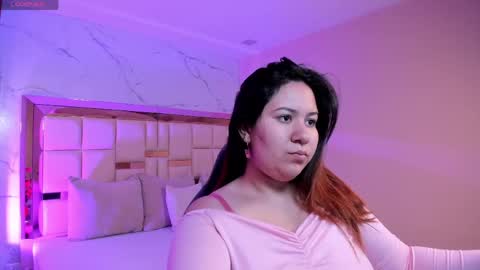 Snapshot of zoes_mile chatting on 05-07-26, 11:48 Zoes online show from 05-07-26, 11:48
