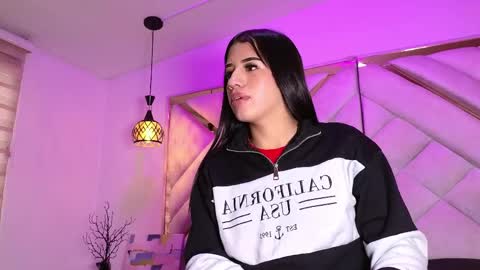 Zoe online show from 04-06-26, 11:55