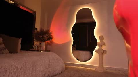 zoevidal_ online show from 11-07-25, 11:54