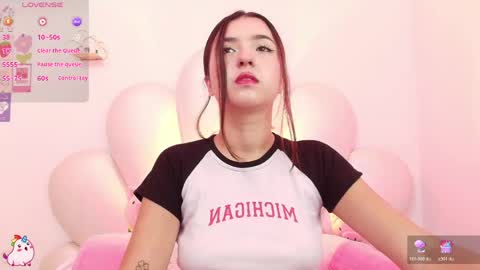 Snapshot of zoewillian chatting on 04-28-26, 10:15 zoewillian online show from 04-28-26, 10:15