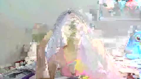 ZoeyColiens online show from 12-17-25, 07:20