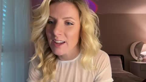 Zoeydanner online show from 12-02-24, 07:16