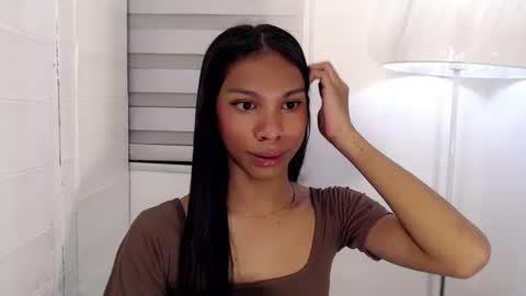 Snapshot of zoeygorgeous19 chatting on 02-08-25, 02:58 zoey online show from 02-08-25, 02:58