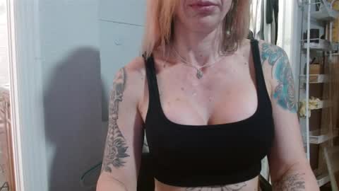 Snapshot of zoeyportland chatting on 03-29-26, 02:11 Zoey Portland online show from 03-29-26, 02:11