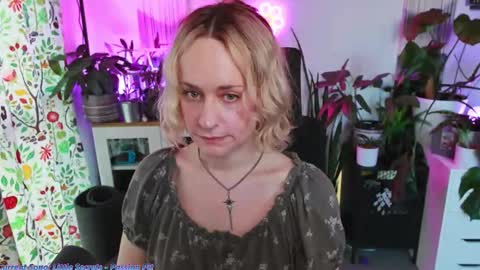 Snapshot of zoeyryan chatting on 01-13-26, 07:19 Zoey Ryan online show from 01-13-26, 07:19