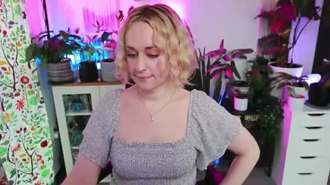 Snapshot of zoeyryan chatting on 02-08-26, 06:44 Zoey Ryan online show from 02-08-26, 06:44