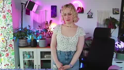 Snapshot of zoeyryan chatting on 02-27-26, 06:52 Zoey Ryan online show from 02-27-26, 06:52