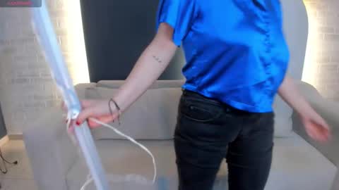 Snapshot of zoeywalker_ chatting on 10-20-25, 11:32 Zoey Walker online show from 10-20-25, 11:32