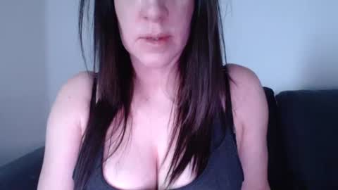 Snapshot of zoibee chatting on 02-12-25, 10:56 zoibee online show from 02-12-25, 10:56